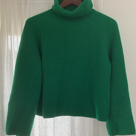 H&M Sweaters - H&M Emerald Green Turtleneck Sweater